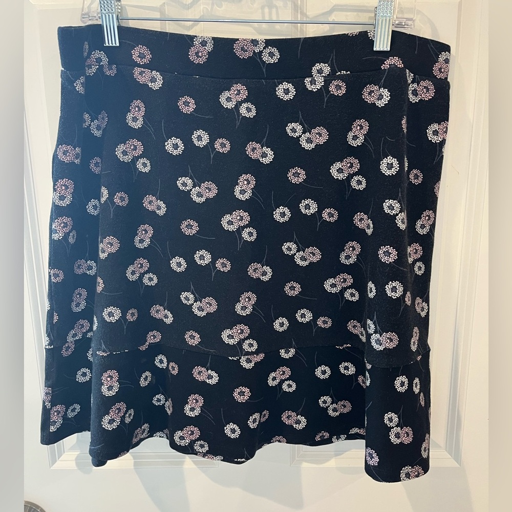 Ann Taylor LOFT Floral Mini Skirt Size Large